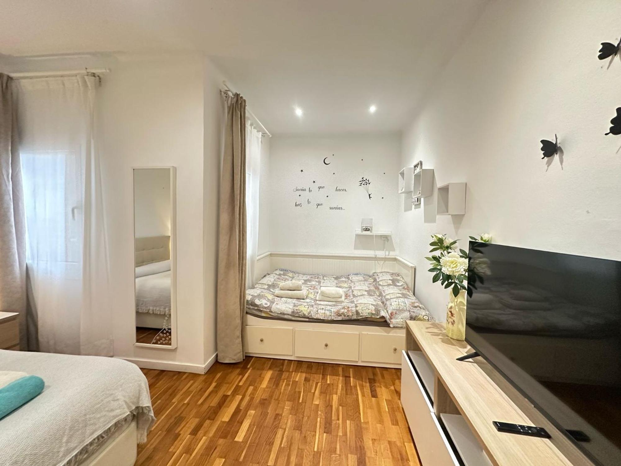 Nuevo Arago Habitaciones Barcelona Exterior photo